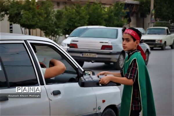 حضور پرشور دانش‌آموزان در عزاداری‌های دهه اول محرم در کازرون