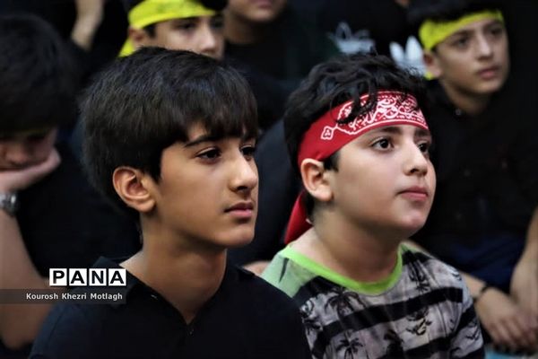 حضور پرشور دانش‌آموزان در عزاداری‌های دهه اول محرم در کازرون