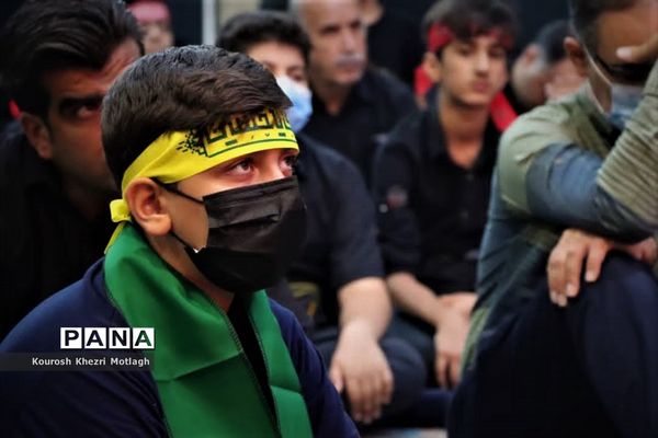حضور پرشور دانش‌آموزان در عزاداری‌های دهه اول محرم در کازرون