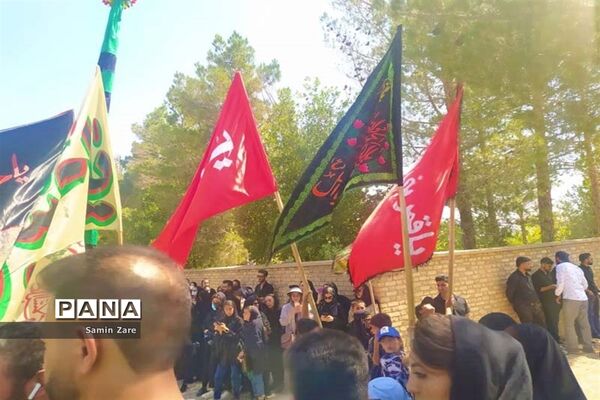 آیین عزاداری مردم شهر سورمق در سوگ امام حسین (ع)