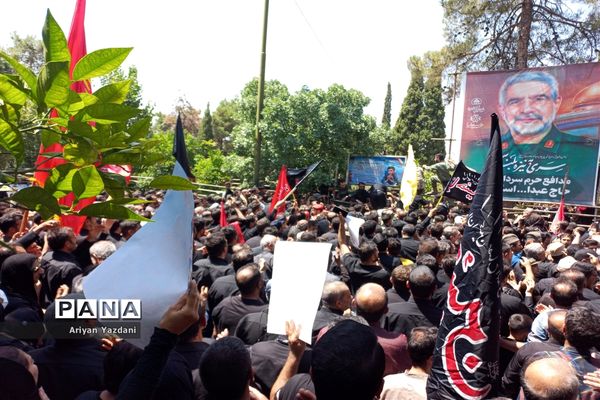 خاکسپاری پیکر مطهر سردار بی‌سر شهید اسکندری در شیراز