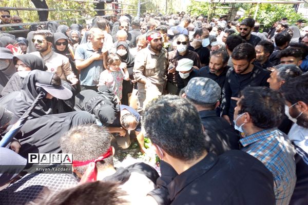 خاکسپاری پیکر مطهر سردار بی‌سر شهید اسکندری در شیراز