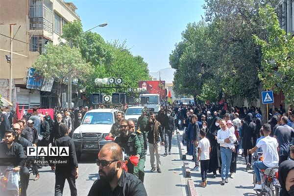 خاکسپاری پیکر مطهر سردار بی‌سر شهید اسکندری در شیراز
