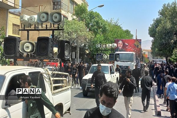 خاکسپاری پیکر مطهر سردار بی‌سر شهید اسکندری در شیراز