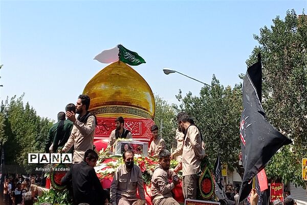 خاکسپاری پیکر مطهر سردار بی‌سر شهید اسکندری در شیراز