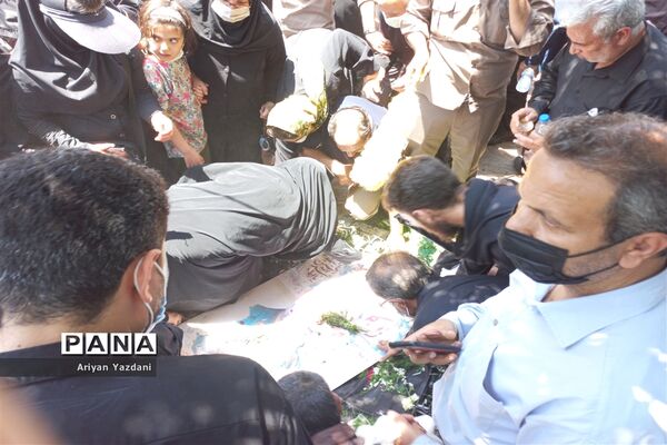 خاکسپاری پیکر مطهر سردار بی‌سر شهید اسکندری در شیراز