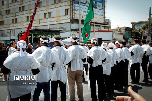 حضور پرشور عاشقان حسینی روز عاشورا در ارومیه