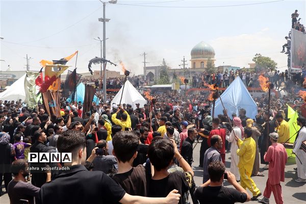 مراسم خیمه سوزان روز عاشورای حسینی در شیراز