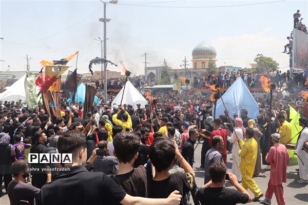 مراسم خیمه سوزان روز عاشورای حسینی در شیراز
