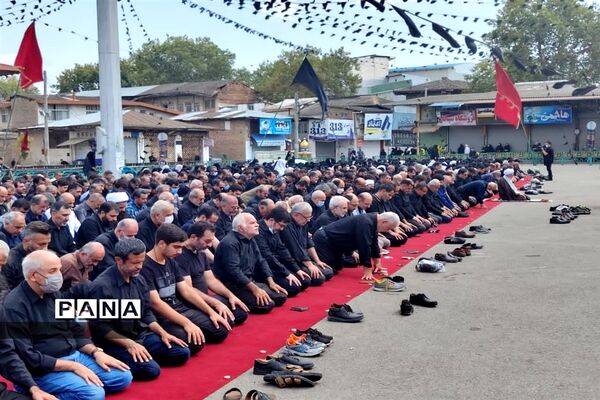 اقامه نماز ظهر عاشورا در امامزاده یحیی ساری
