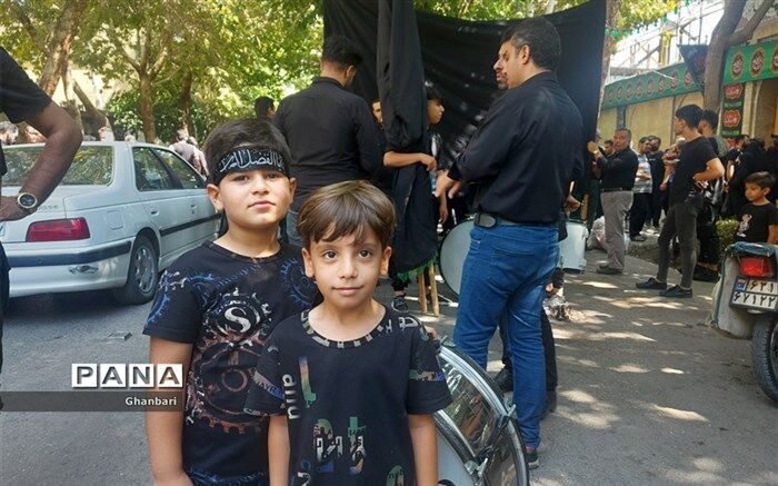 برگزاری مراسم روز عاشورا در انگورستان ملک اصفهان  /فیلم