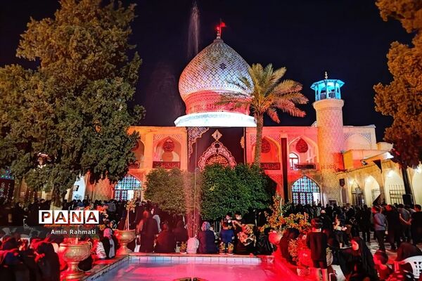 مراسم عزاداری شام غریبان حسینی در حرم مطهر حضرت علی ابن حمزه (ع) در شیراز