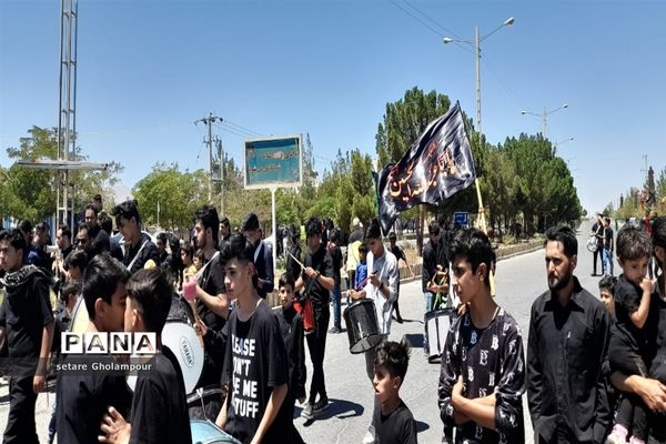 برپایی هیات و نماز روز عاشورا در شهرستان درمیان