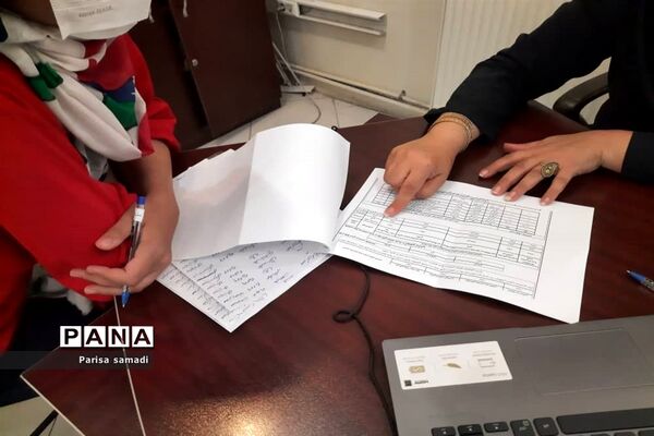 بازدید معاون پرورشی و تربیت‌بدنی منطقه ۱۳ از پایگاه‌های مشاوره کنکور ۱۴۰۱