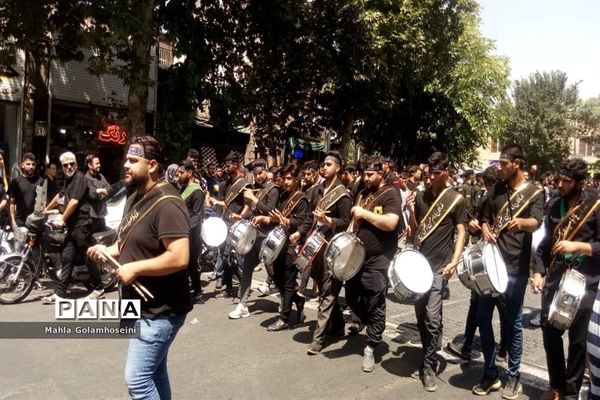 عزاداری مردم در روز سوم سید الشهدا در بازار بزرگ تهران