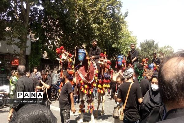 عزاداری مردم در روز سوم سید الشهدا در بازار بزرگ تهران