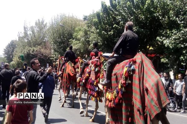 عزاداری مردم در روز سوم سید الشهدا در بازار بزرگ تهران