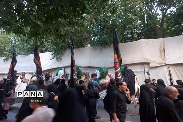 مراسم نمادین عزاداری  قافله  اسرای کربلا بنی فاطمه در اصفهان