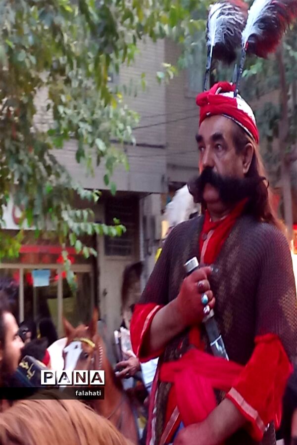 مراسم نمادین عزاداری  قافله  اسرای کربلا بنی فاطمه در اصفهان