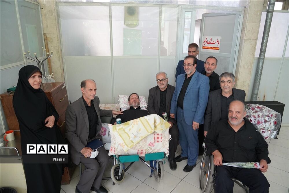 دیدار مدیرکل آموزش و پرورش اصفهان از جانبازان هشت سال دفاع مقدس در آسایشگاه شهید مطهری