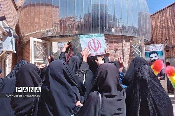 تشییع پیکر دو شهید گمنام در نماز جمعه شهرستان پردیس