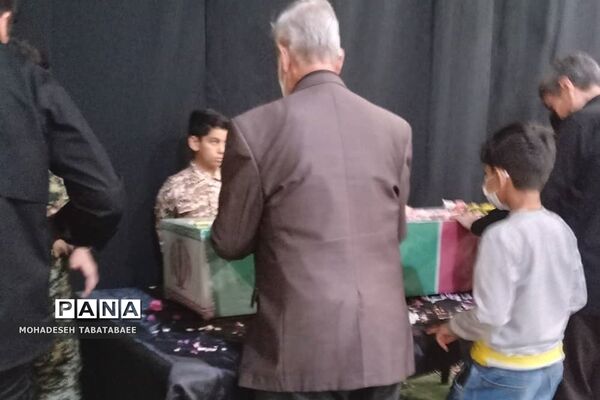 تشییع پیکر دو شهید گمنام در نماز جمعه شهرستان پردیس