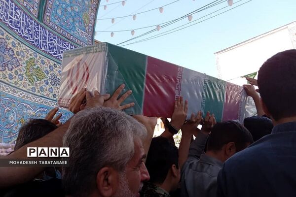 تشییع پیکر دو شهید گمنام در نماز جمعه شهرستان پردیس