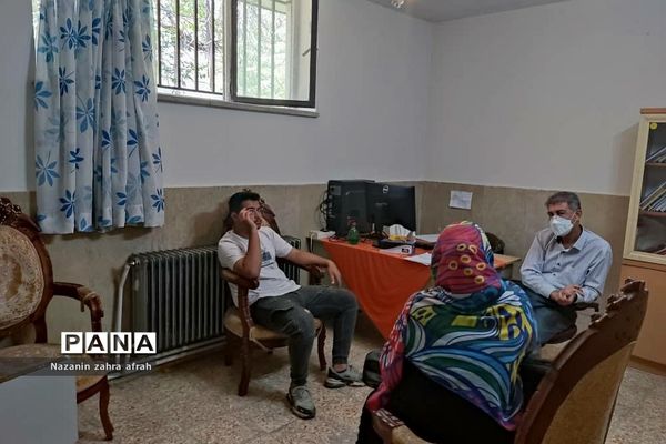 فعالیت کمیته مشاوره انتخاب رشته دانشگاهی در آموزش و‌ پرورش رودهن