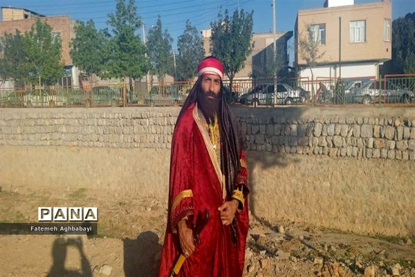 برگزاری نمایش آیینی «یک بیابان بی‌کسی» و حرکت نمادین قافله امام حسین (ع) در شهرستان بن