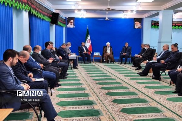 دیدار وزیر اقتصاد با نماینده ولی فقیه