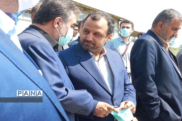 بازدید وزیر اقتصاد از شرکت نکاچوب میاندورود