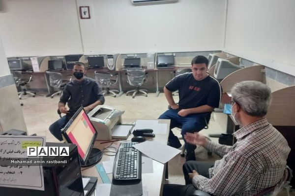 حضور پذیرفته‌شدگان کنکور ۱۴۰۱ در پایگاه‌های انتخاب رشته منطقه ۱۳