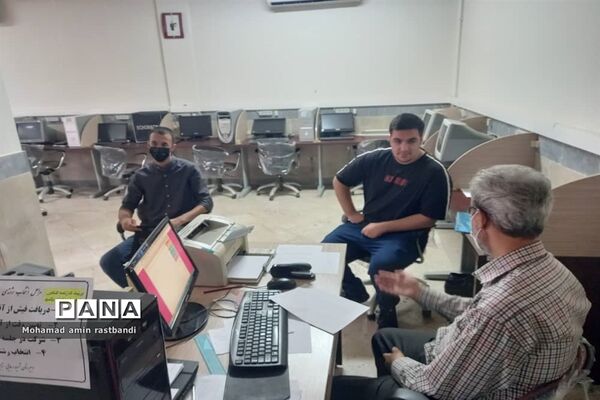 حضور پذیرفته‌شدگان کنکور ۱۴۰۱ در پایگاه‌های انتخاب رشته منطقه ۱۳