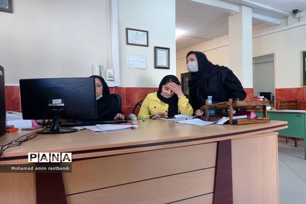 حضور پذیرفته‌شدگان کنکور ۱۴۰۱ در پایگاه‌های انتخاب رشته منطقه ۱۳