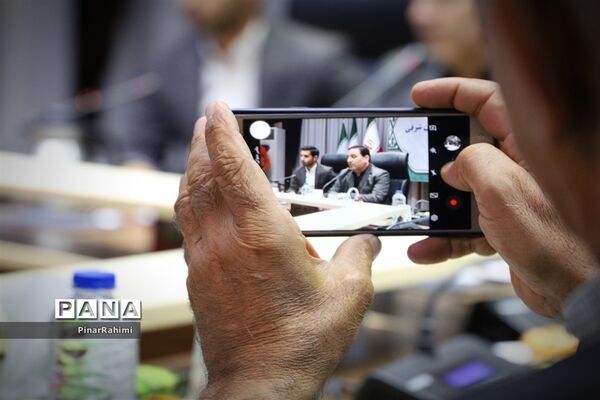 نشست هم‌اندیشی  مدیرکل آموزش و پرورش با اصحاب رسانه