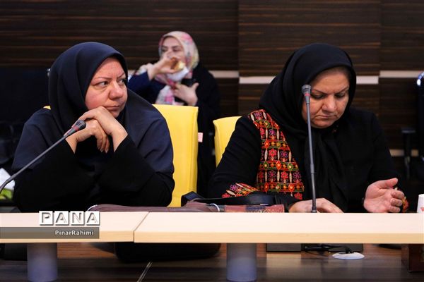 نشست هم‌اندیشی  مدیرکل آموزش و پرورش با اصحاب رسانه