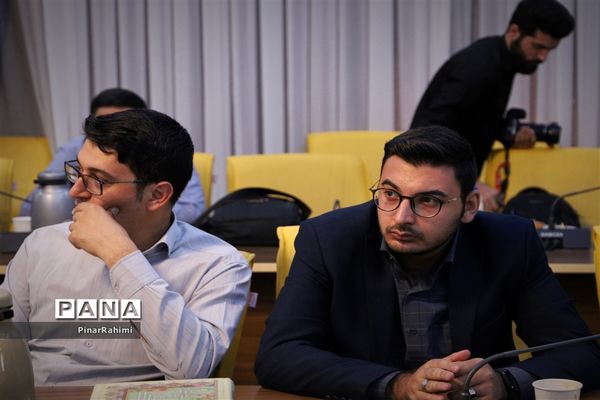 نشست هم‌اندیشی  مدیرکل آموزش و پرورش با اصحاب رسانه