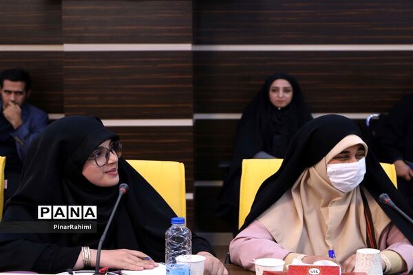 نشست هم‌اندیشی  مدیرکل آموزش و پرورش با اصحاب رسانه