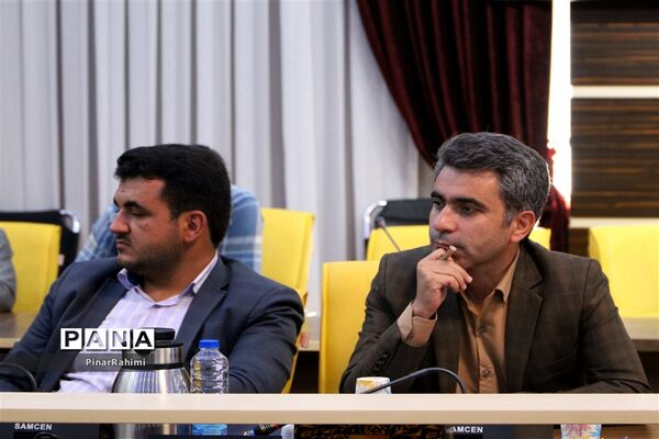 نشست هم‌اندیشی  مدیرکل آموزش و پرورش با اصحاب رسانه