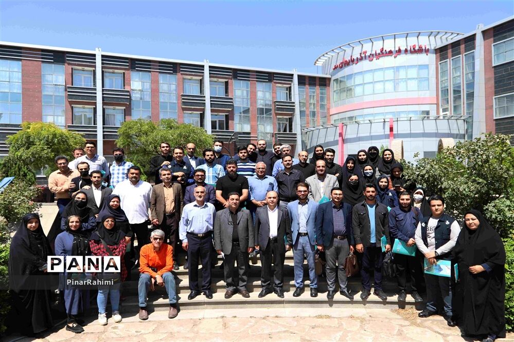 نشست هم‌اندیشی  مدیرکل آموزش و پرورش با اصحاب رسانه