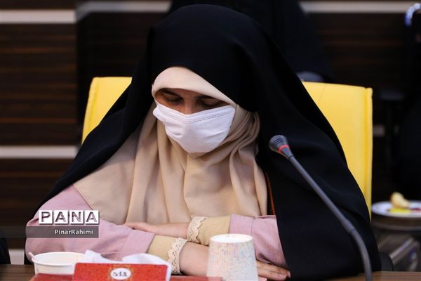 نشست هم‌اندیشی  مدیرکل آموزش و پرورش با اصحاب رسانه