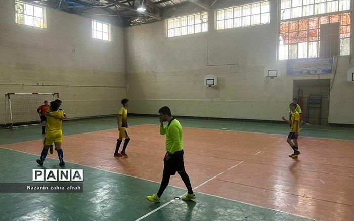 عواقب حضور بیش از ۳۰درصدی تماشاگران در لیگ فوتسال؛ جریمه نقدی و کسر امتیاز