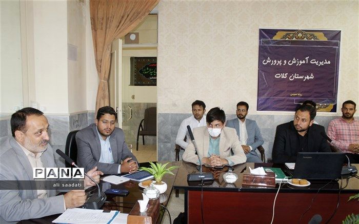 با پشت میز نشینی نمی‌توان مشکلات مردم را حل کرد