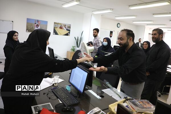 حضور قائم‌مقام و شورای معاونان سازمان دانش‌آموزی در خبرگزاری پانا برای قدردانی از تلاش خبرنگاران