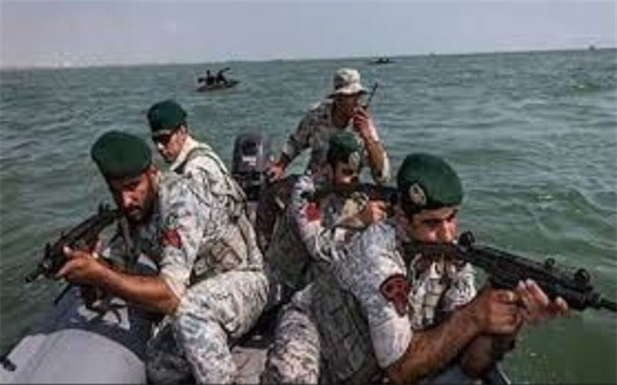 کشف ۲۲ هزار لیتر سوخت قاچاق در عسلویه با اقدام نیروی دریایی سپاه