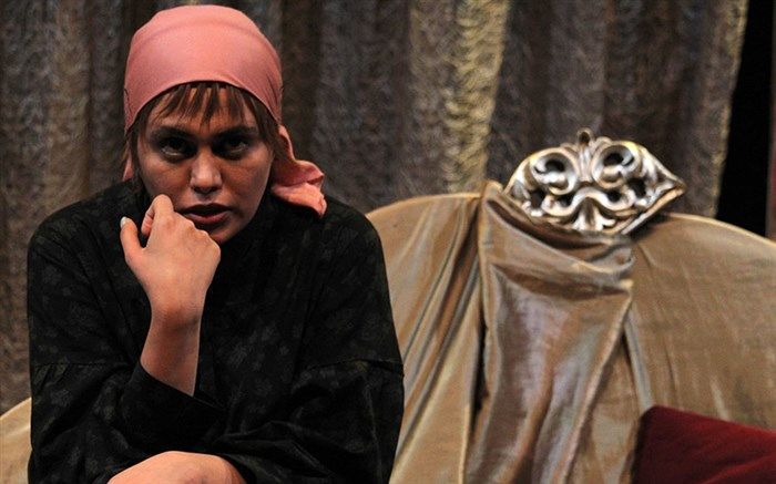 ‌وحیده اکبری‌نسب: تئاتر قدرت بازداشتن من ‌از پرداختن به دیگر خواسته‌هایم را داشته است