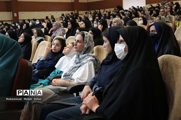 آیین تجلیل از برگزیدگان مسابقات فرهنگی هنری در آباده