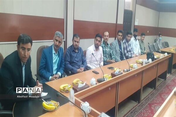 تقدیر از مربیان پایگاه اوقات فراغت شهرستان خلیل‌آباد