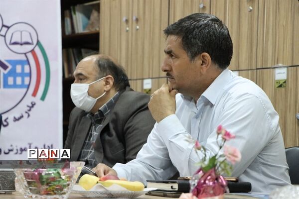 میزگرد تخصصی اثر بخشی همکاری انجمن‌های اولیا و مربیان مدارس در تربیت فرزندان