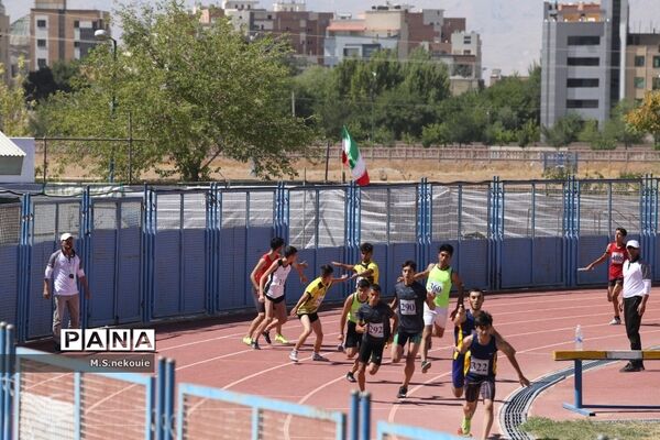 مسابقات دو و میدانی دانش‌آموزی در مرحله کشوری